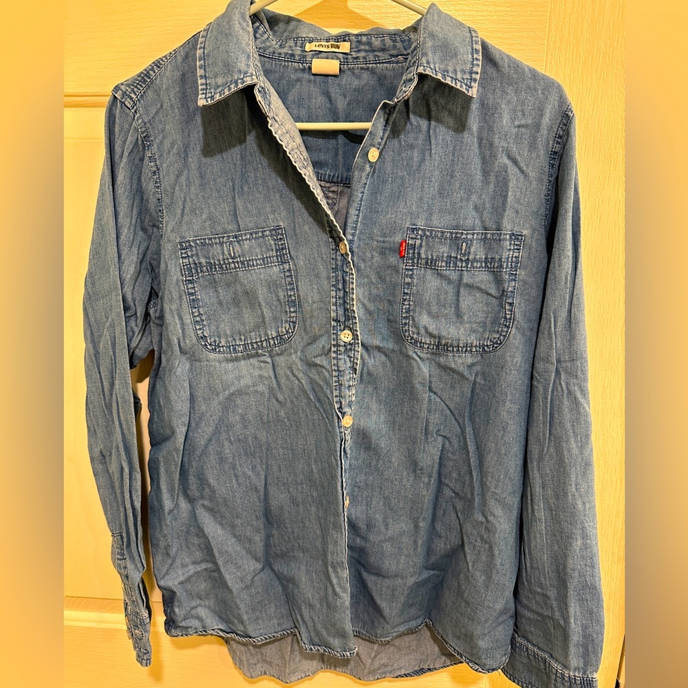 Levi’s Women’s Button Up Denim Shirt